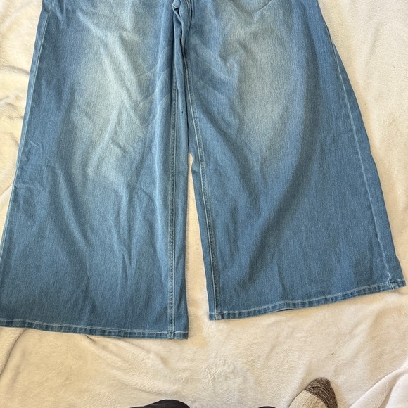 HALARA Light Blue Wide Leg Jeans - High Rise Flare - Picture 4 of 4